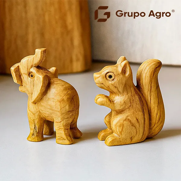 palo-santo-animal-carvings-handmade-bulk-supplier-peru-grupo-agro-trading-export animales tallados de palo santo