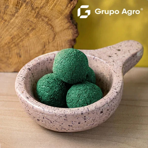 palo-santo-eucalyptus-incense-sphere-wholesale-supplier-peru-grupo-agro-trading-export Esferas de incienso de Palo Santo y Eucalipto - Image 1